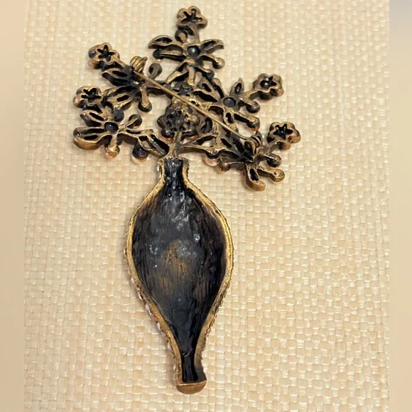 Vintage floral bouquet brooch - Picture 4 of 5